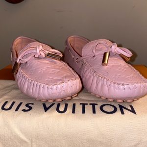 LOUIS VUITTON
Pink Leather Gloria Flat Loafers